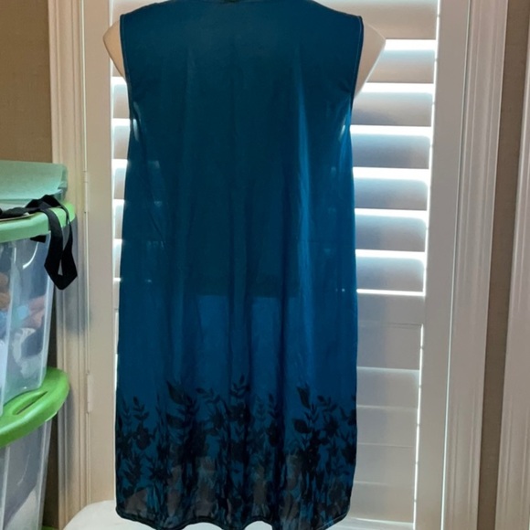 Elegant Blue Sleeveless Mini Dress - Picture 5 of 9